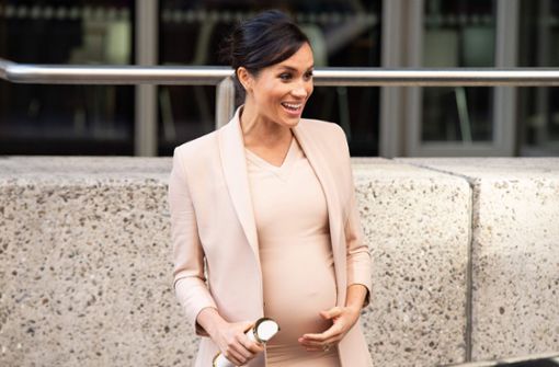 Herzogin Meghan trug am Mittwoch Rosé – und feuerte damit Babygerüchte an. Foto: AFP