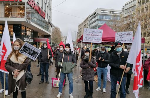 Organisiert wurde die Kundgebung mit anschließender Demonstration von Beschäftigten aus der Gastronomie und der Organisation Solidarität und Klassenkampf Foto: Andreas Rosar