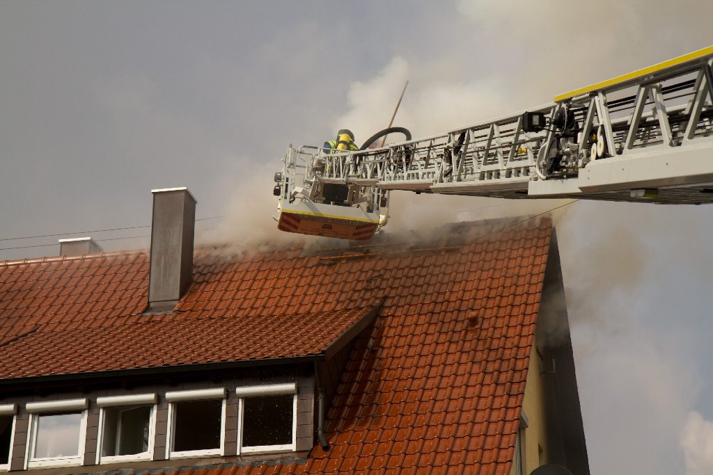 Auch auf den Dachstuhl des Hauses in Ludwigsburg griffen die Flammen über.