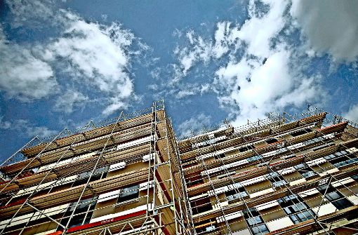 Wohnungsbau wie hier steht beim Stuttgarter Gemeinderat auf der Dringlichkeitsliste weit oben, aber bislang hinkt der Bau   dem wachsenden Bedarf hinterher. Foto: dpa
