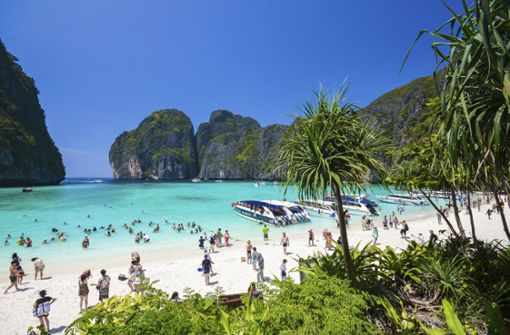 Die Behörden in Thailand wollen die aus dem Film „The Beach“ mit Leonardo DiCaprio weltberühmt gewordene Maya-Bucht für ein paar Monate sperren. Foto: AP