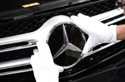 Im Falle eines mutmaßlichen Diesel-Betrugs ermittelt die Staatsanwaltschaft gegen Daimler-Mitarbeiter. (Symbolbild) Foto: Getty Images Europe