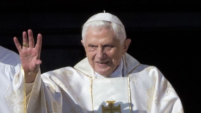 Papst Benedikt XVI.  räumt Falschaussage ein