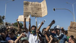 Protestierende Flüchtlinge in Moria Foto: dpa/Petros Giannakouris