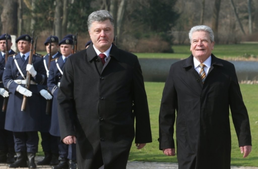 Joachim Gauck (rechts) begrüßt Petro Poroschenko aus der Ukraine.