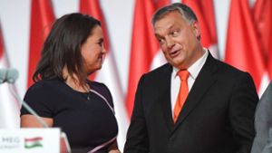 Die dieser Tage zurückgetretene Präsidentin Katalin Novák und Premier Viktor Orbán pflegten einst ein loyales Verhältnis. Foto: AFP/Attila Kisbenedek