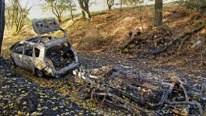 Der Wohnwagen und das Auto im Siegelhäuser Wald sind komplett ausgebrannt. Foto: Archiv (Oliver von Schaewen)