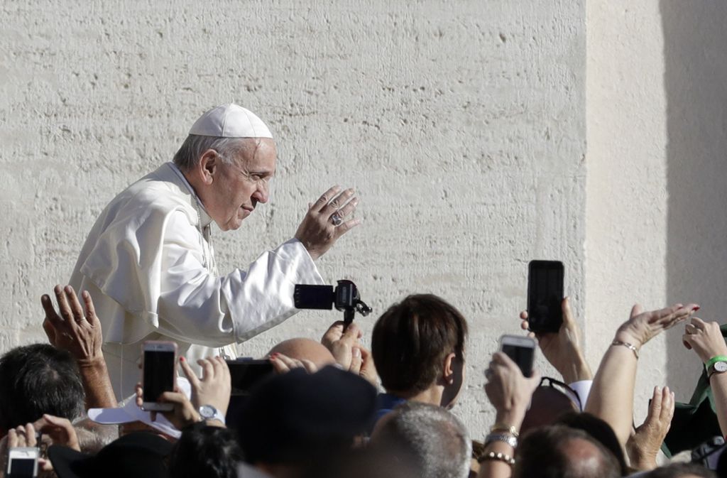 Papst Franziskus zieht weitere Konsequenzen aus dem Missbrauchsskandal in Chile. Foto: AP