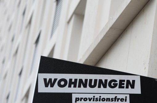 Viele Menschen in der Region Stuttgart suchen nach einer preisgünstigen Wohnung – doch das Angebot ist knapp Foto: dpa