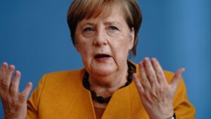 Bundeskanzlerin Angela Merkel (CDU) spricht am Montag in Berlin. Foto: AFP/KAY NIETFELD