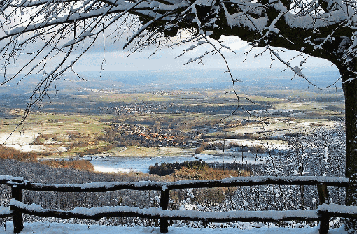 Blick ins Werratal vom Aussichtspunkt Schwalbenthal am Hohen Meißner. Foto: Marco Lenarduzzi