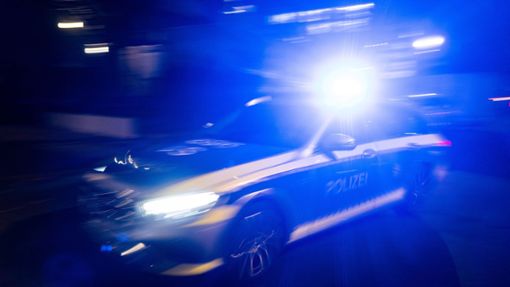 Ein Unfall in Bad Cannstatt hat am späten Samstagabend für einen Polizeieinsatz gesorgt. Foto: dpa/Marijan Murat