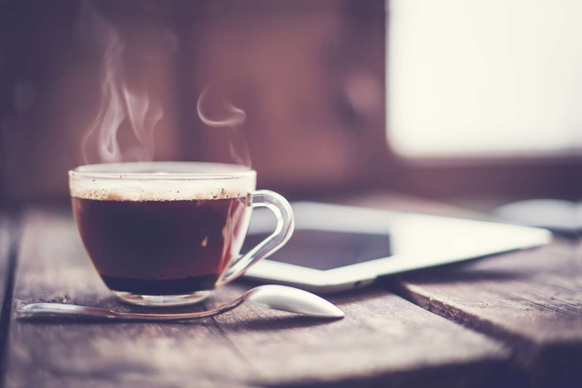 Sollte man auf den Kaffee verzichten? Foto: iravgustin / shutterstock.com