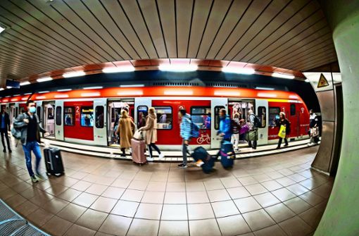 Auch künftig sollen vier S-Bahnen in der Stunde die Station Flughafen/Messe bedienen. Foto: Lichtgut/Achim Zweygarth