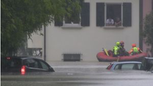 In der Stadt Cesena ist der Fluss Savio nach extremen Regenfällen über die Ufer getreten. Foto: dpa/Bernd März