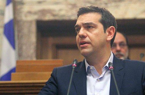 Griechenlands Regierungschef Tsipras im Parlament in Athen. Griechenland will den Antrag auf weitere finazielle Hilfen der EU stellen. Die Frage ist nur wann. Foto: dpa
