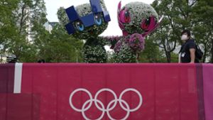 Miraitowa (links) und Someity sind die Maskottchen für die die Olympischen und Paralympischen Spiele 2021. Foto: dpa/Kin Cheung