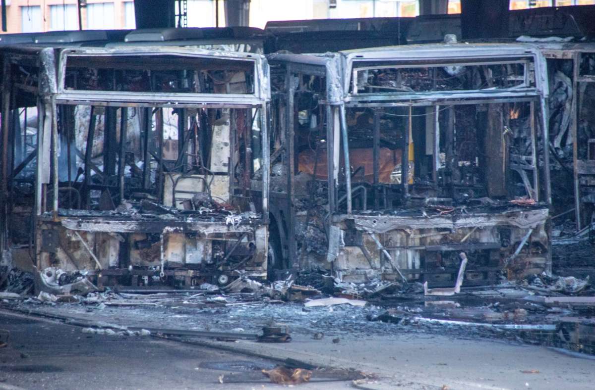 Viele Busse sind vollkommen ausgebrannt. Foto: 7aktuell.de/Andreas Werner