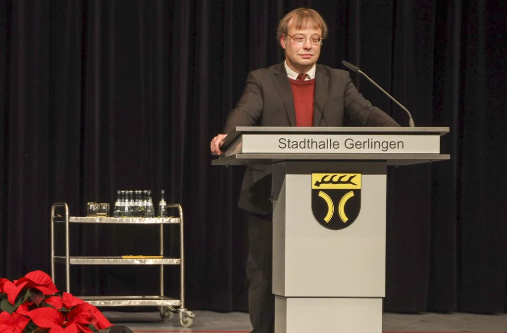 Ulrich Raisch bei der Kandidatenvorstellung für die Bürgermeisterwahl in Gerlingen. Foto:  