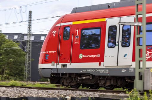 Der S-Bahnverkehr zwischen Leonberg und Ditzingen wurde am Mittwochmorgen unterbrochen. Foto: imago images/Arnulf Hettrich