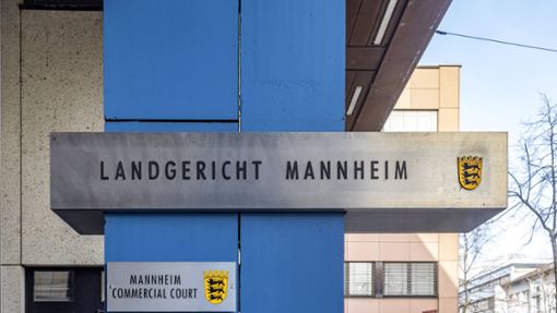 Unter anderem wegen des Verdachts des Totschlags müssen sich die vier Angeklagten vor dem Landgericht Mannheim verantworten. Foto: imago/Arnulf Hettrich