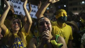 Verbündete von Rousseff verkünden Durchhalteparolen