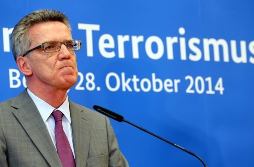 „Die Sicherheit, dass es in Deutschland nicht zu einem Anschlag kommt, kann niemand übernehmen“, sagte de Maizière am Dienstag bei einem Festakt zum zehnjährigen Bestehen des Gemeinsamen Terrorismusabwehrzentrums in Berlin. Foto: dpa