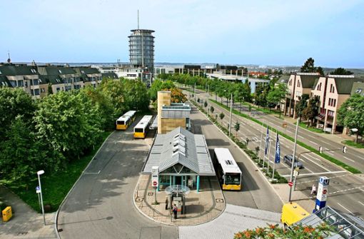 Die Bussteige am Zentralen Omnibusbahnhof von Stuttgart-Degerloch werden neu geordnet, um die Linien 70 und 71 wieder zurückzuholen. Foto: Archiv/Horst Rudel