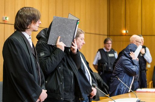Prozessauftakt in Bochum: Die Angeklagten sollen Lidl erpresst haben. Foto: dpa