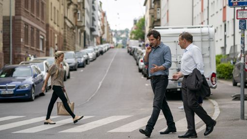 Sebastian Bootz (Felix Klare, links) und Thorsten Lannert (Richy Müller) ermitteln im neuen Tatort „Vergebung“. Foto: SWR/Christian Koch/d:light| Christian Koch