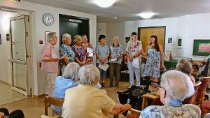 Der Chor von „Wir für uns“ singt im Seniorenstift