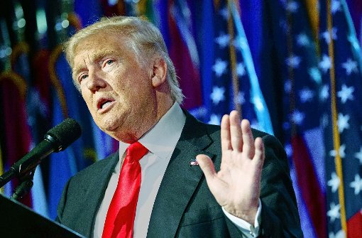 Donald Trump verkündet per Videobotschaft erste Maßnahmen seiner Präsidentschaft. Foto: AP