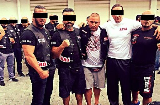 Mehmeg Bagci (zweiter von links) ist der Anführer des Boxclubs Osmanen. Foto: Südafrika-Blog
