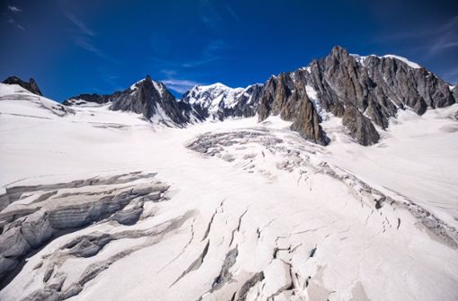 In den französischen Alpen kam es zu einem Lawinenunglück (Archivbild). Foto: IMAGO/Frank Bienewald/IMAGO/Frank Bienewald