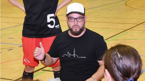Hofft auf einen Sieg im letzten Spiel vor der Pause: Enrico Laue, der Teammanager der MTV-Basketballerinnen. Foto: Günter Bergmann