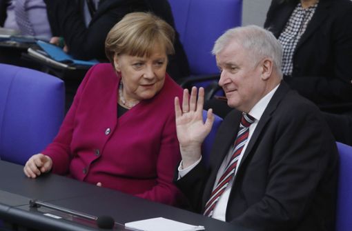 Innenminister Horst Seehofer hat Kanzlerin Angela Merkel mit einem Alleingang gedroht. Foto: Getty Images Europe