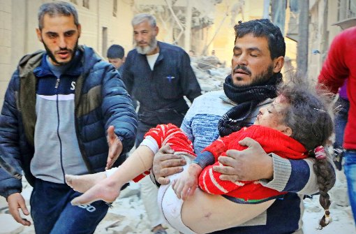 Die syrische Luftwaffe bombardiert Aleppo fast pausenlos. Die Bevölkerung leidet. Foto: Getty