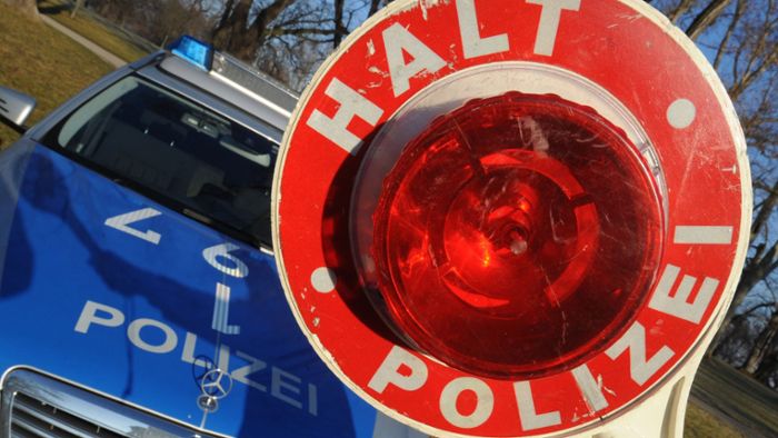 Verwirrter BMW-Fahrer  attackiert Polizisten