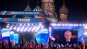 Russlands Präsident Wladimir Putin feiert sein völkerrechtswidriges Vorgehen. Foto: AFP/ALEXANDER NEMENOV