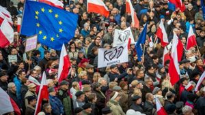 Polens Präsident setzt Gerichtsreform in Kraft