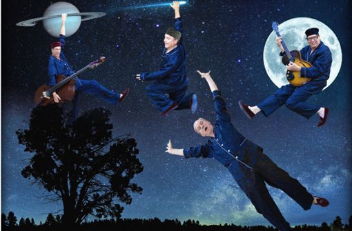 So werben Ulrich Tukur und die Rhythmus Boys für ihr Programm „Grüß mir den Mond“ Foto: Katharina John