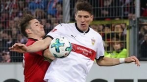 Die Presse lobt den VfB Stuttgart und vor allem dessen Stürmer Mario Gomez. Foto: Pressefoto Baumann