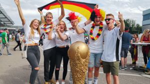 Fans fiebern beim Public Viewing in Esslingen