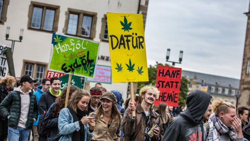 2018 demonstrierten ungefähr 200 Menschen in Stuttgart für die Legalisierung von Cannabis. Foto: Lichtgut/Julian Rettig/Lichtgut/Julian Rettig
