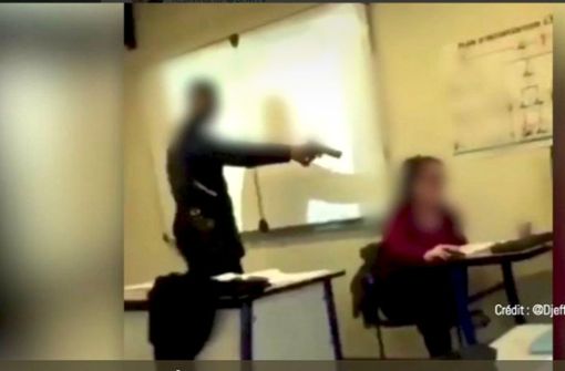 Das Video von der Bedrohung der Lehrerin kursierte Minuten danach bereits im Netz. Foto: StZ/Twitter