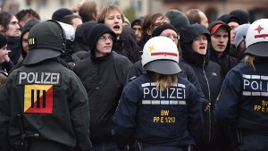 Beim NPD-Bundesparteitag in Weinheim war im vergangenen November viel Polizei nötig. Foto: dpa