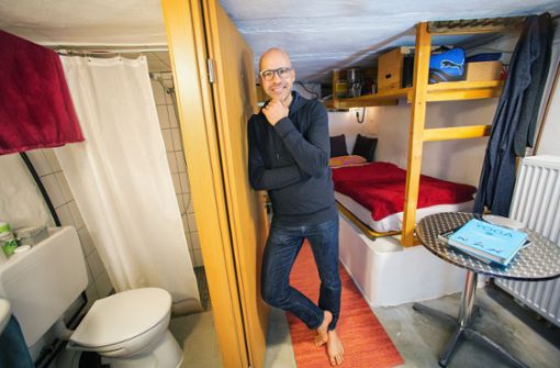 Dusche, WC, ein Bett,  ein Tisch – das reicht dem Esslinger Rafael Treite. Foto: Ines Rudel/Ines Rudel