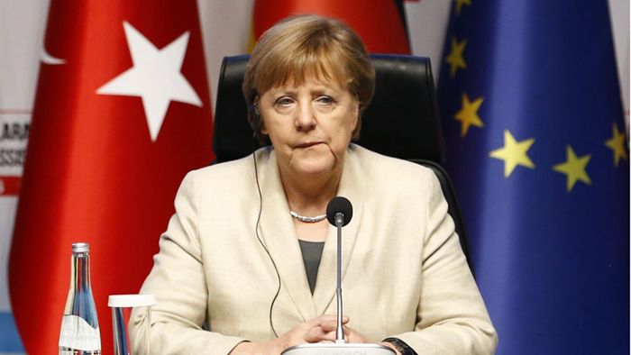 Merkel reist unter Spannung nach Ankara