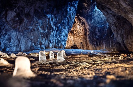 Die Sirgensteinhöhle bei Blaubeuren ist eine der sechs Eiszeithöhlen, die jetzt zum Welterbe gehören. Foto: Günther Bayerl
