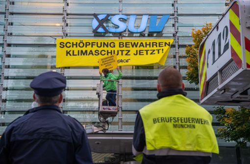 Auf der Parteizentrale stand am Mittwoch nicht mehr „CSU“, sondern „SUV“. Foto: dpa/Lino Mirgeler